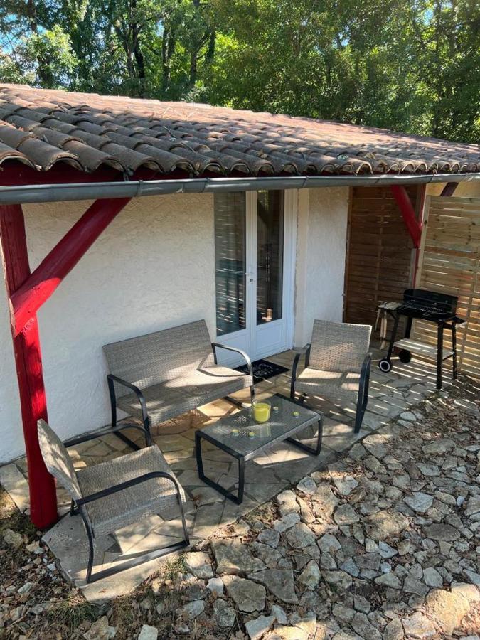 8-Gite 5 Personnes Avec Piscine Saint-Aubin-de-Nabirat Exterior photo